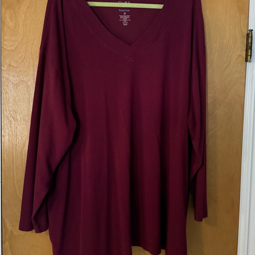 Croft & Barrow Burgundy Long Sleeve V-Neck Top